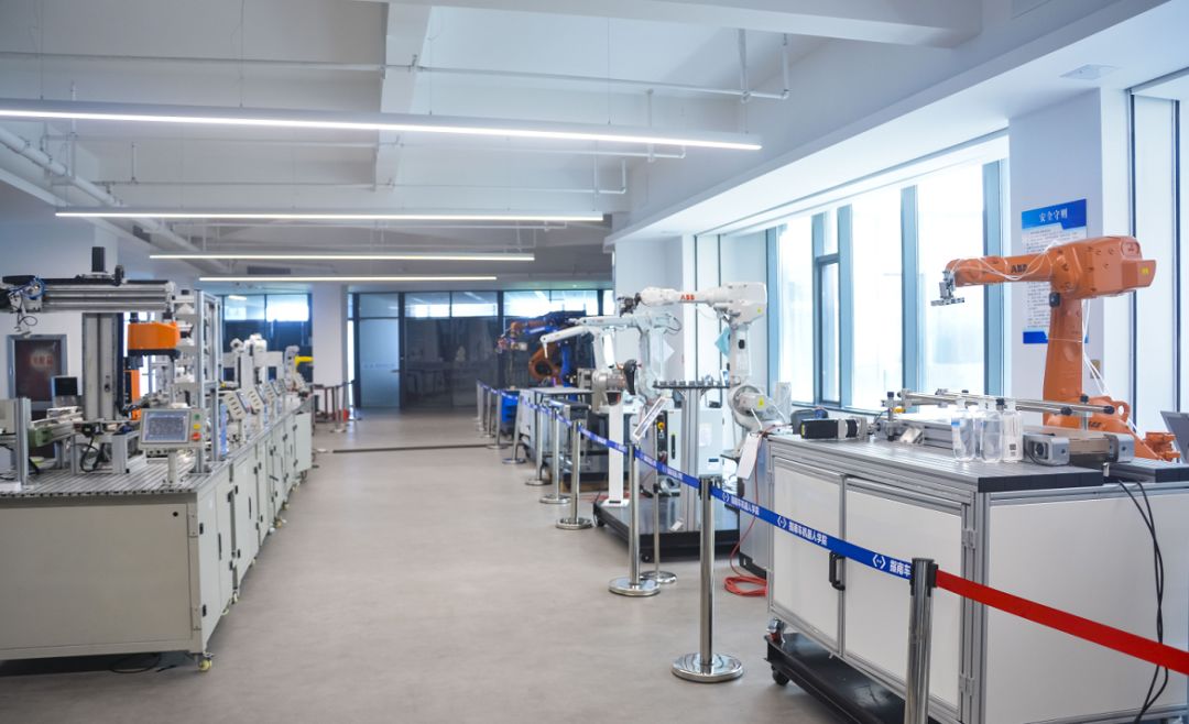 机器人实训室05